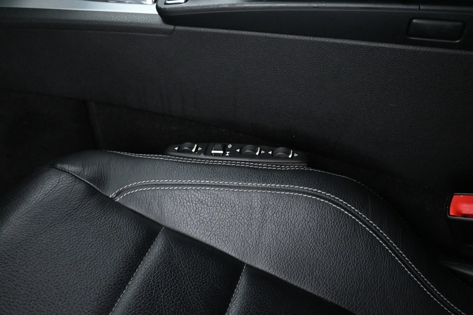 Car Image - eOtrXOnbG3N40wfuXa4ur