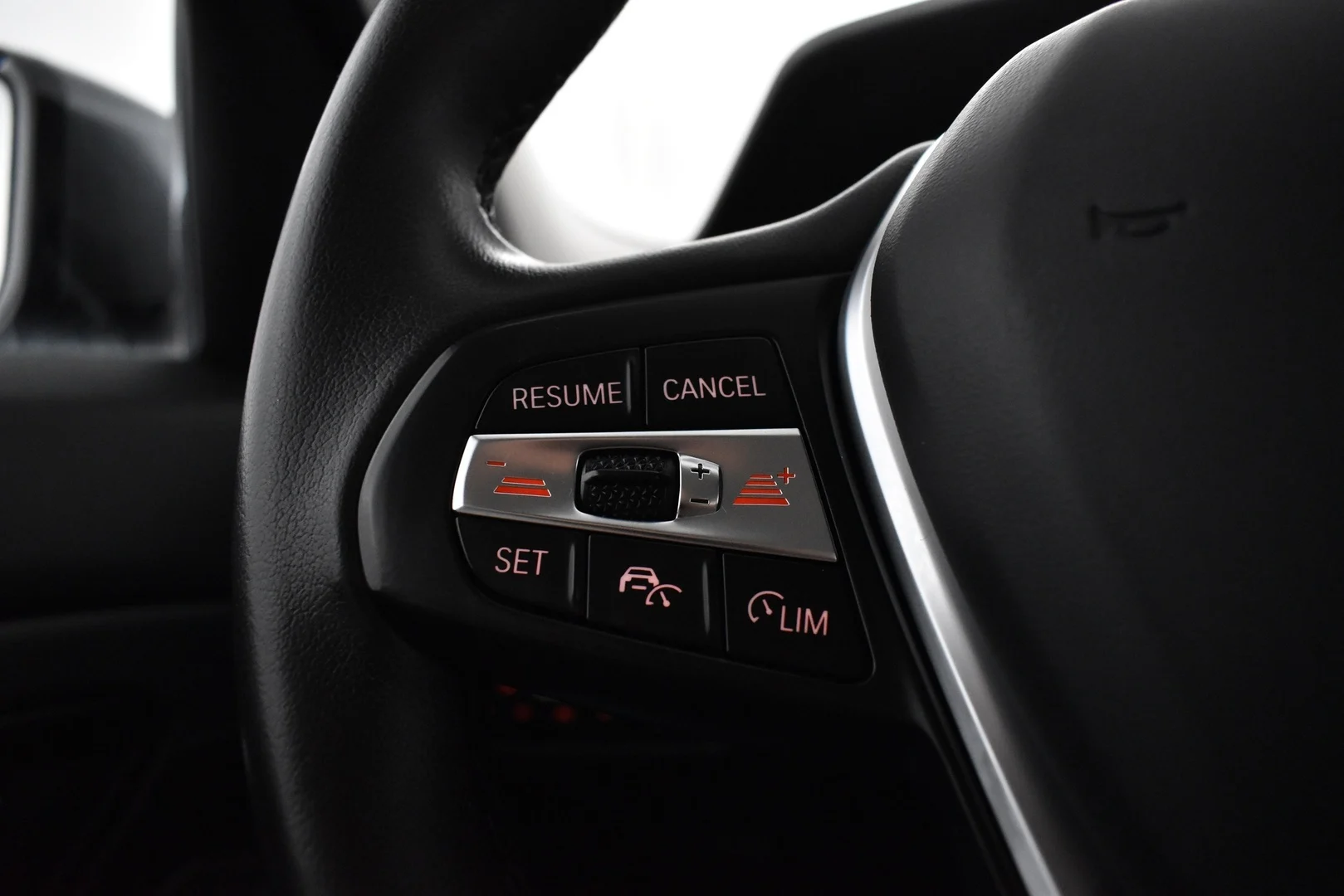Car Image - 3SjOL3FjpsKpUmUN1dXtdU