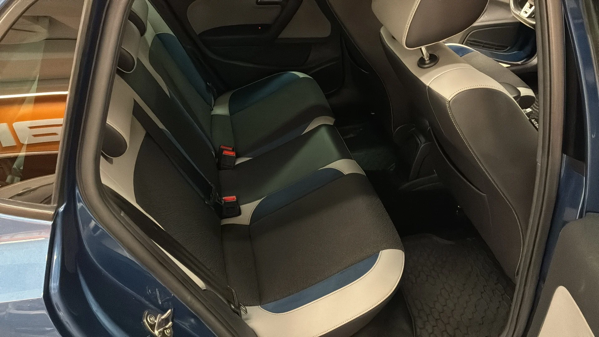 Car Image - 583ofDphHE53gd1raFExZv