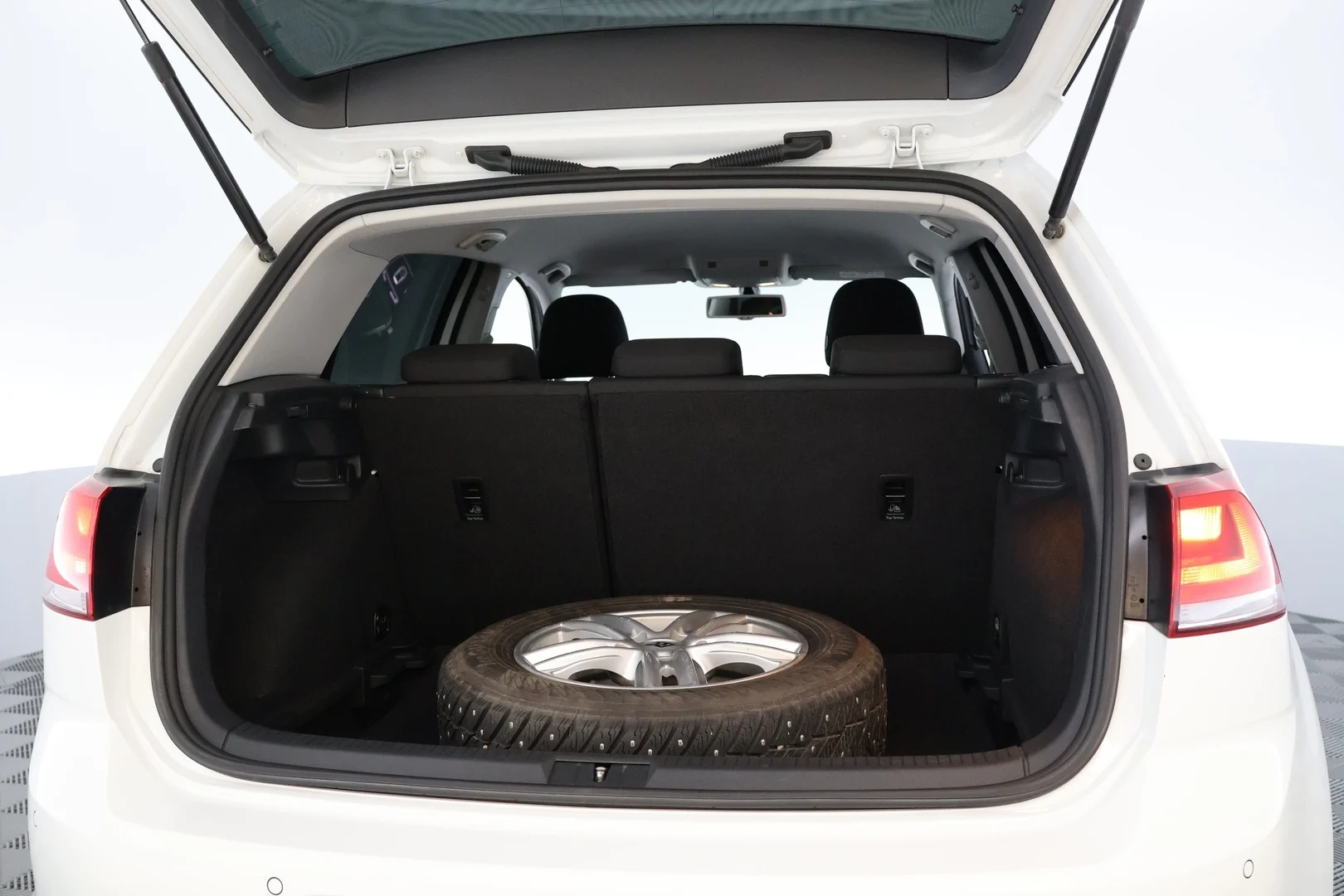 Car Image - 62QV5Zrvop6xc80x4ADTMF