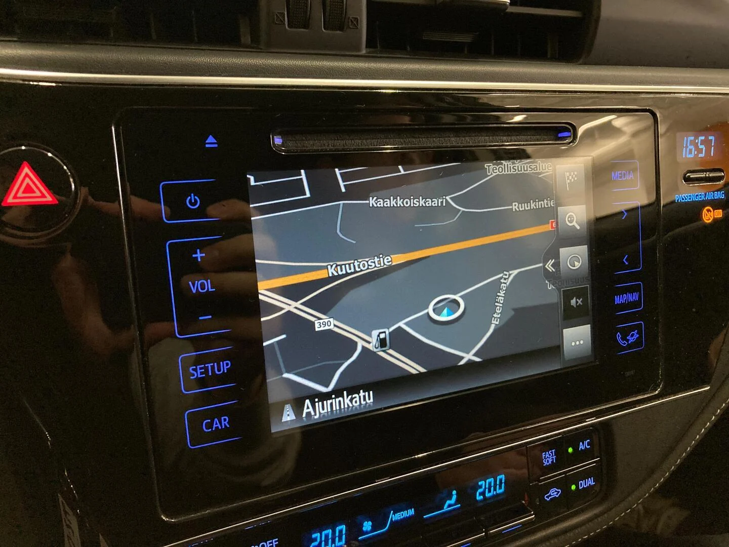 Car Image - 7tZRKjy1yja1fPXV8VzDLu