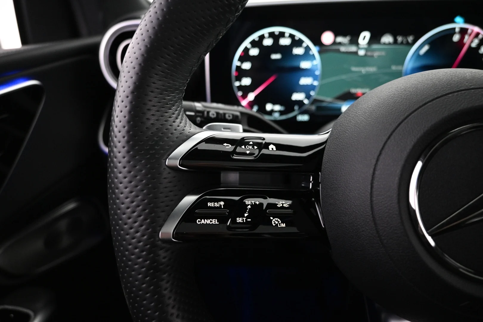 Car Image - 4dpFNMyS15fisu4TcfRvFy