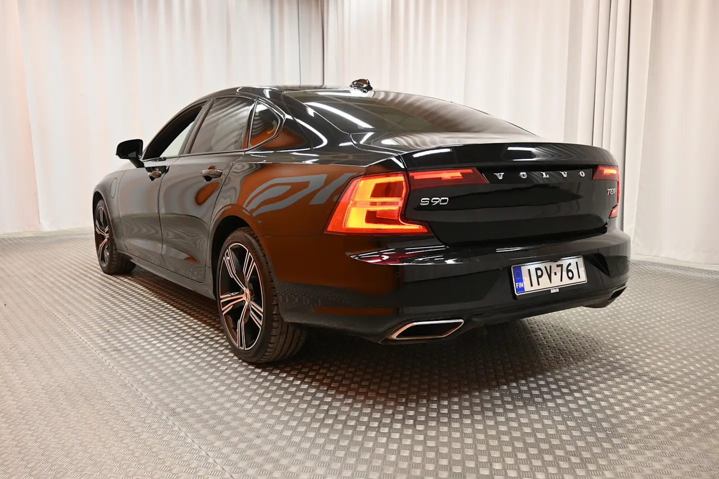 Car Image - 7uA1qSiMrZqz8cOSy1V6cZ