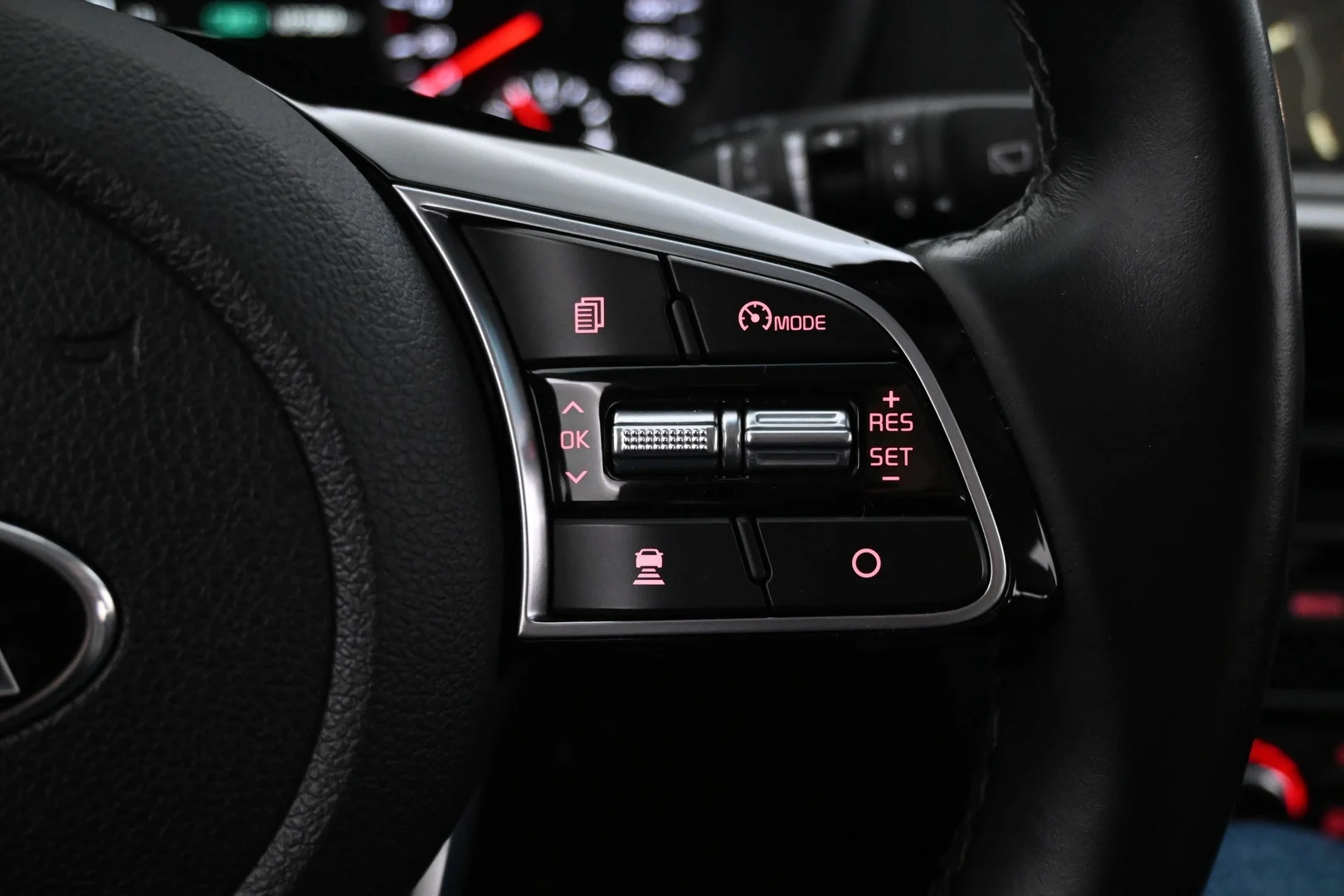 Car Image - 3l7inFYnBxWr6Zrb68f9nf
