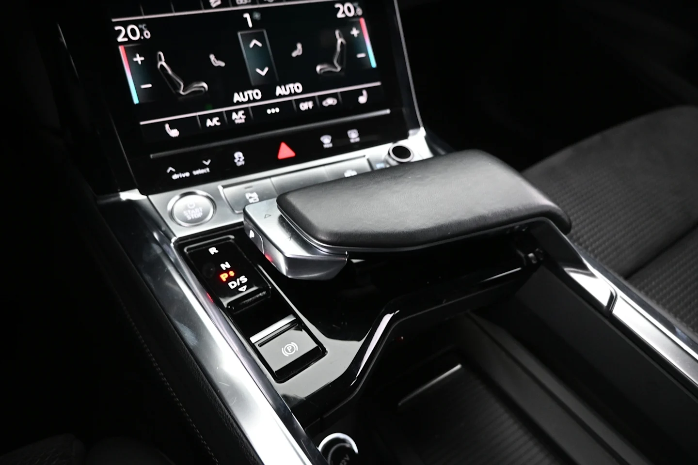 Car Image - 1DVlsTHozufysu1vHwMZIL