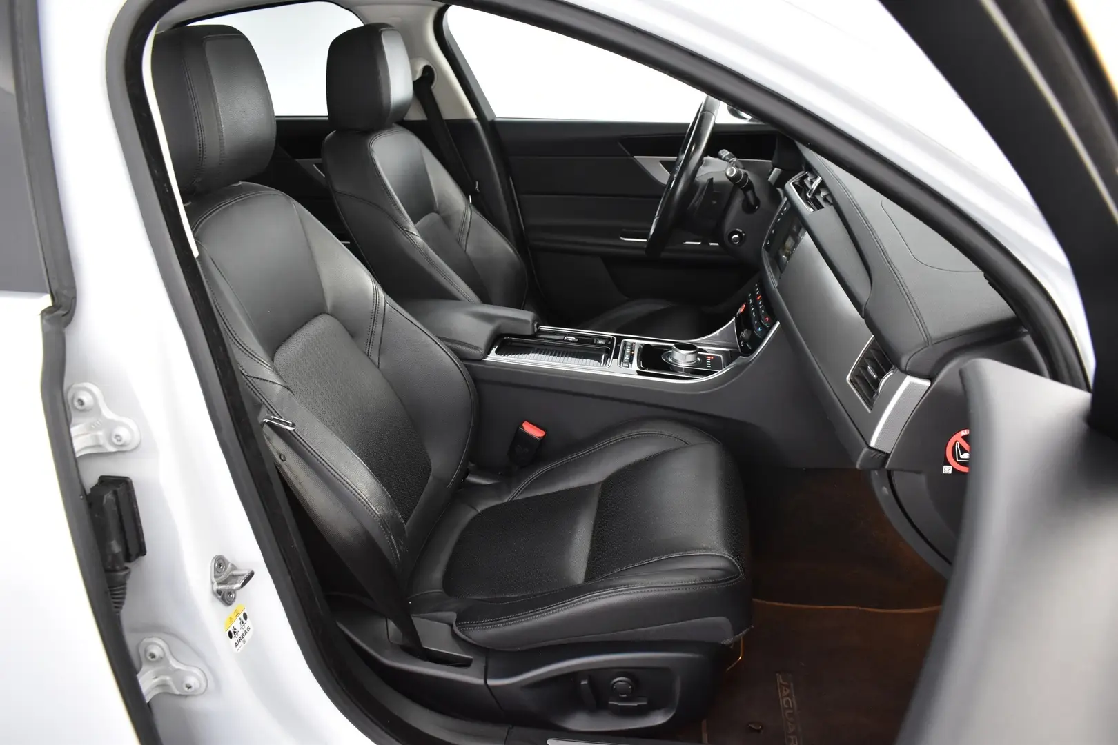 Car Image - 6A8rH248eLAH2W6Z7UYvFK
