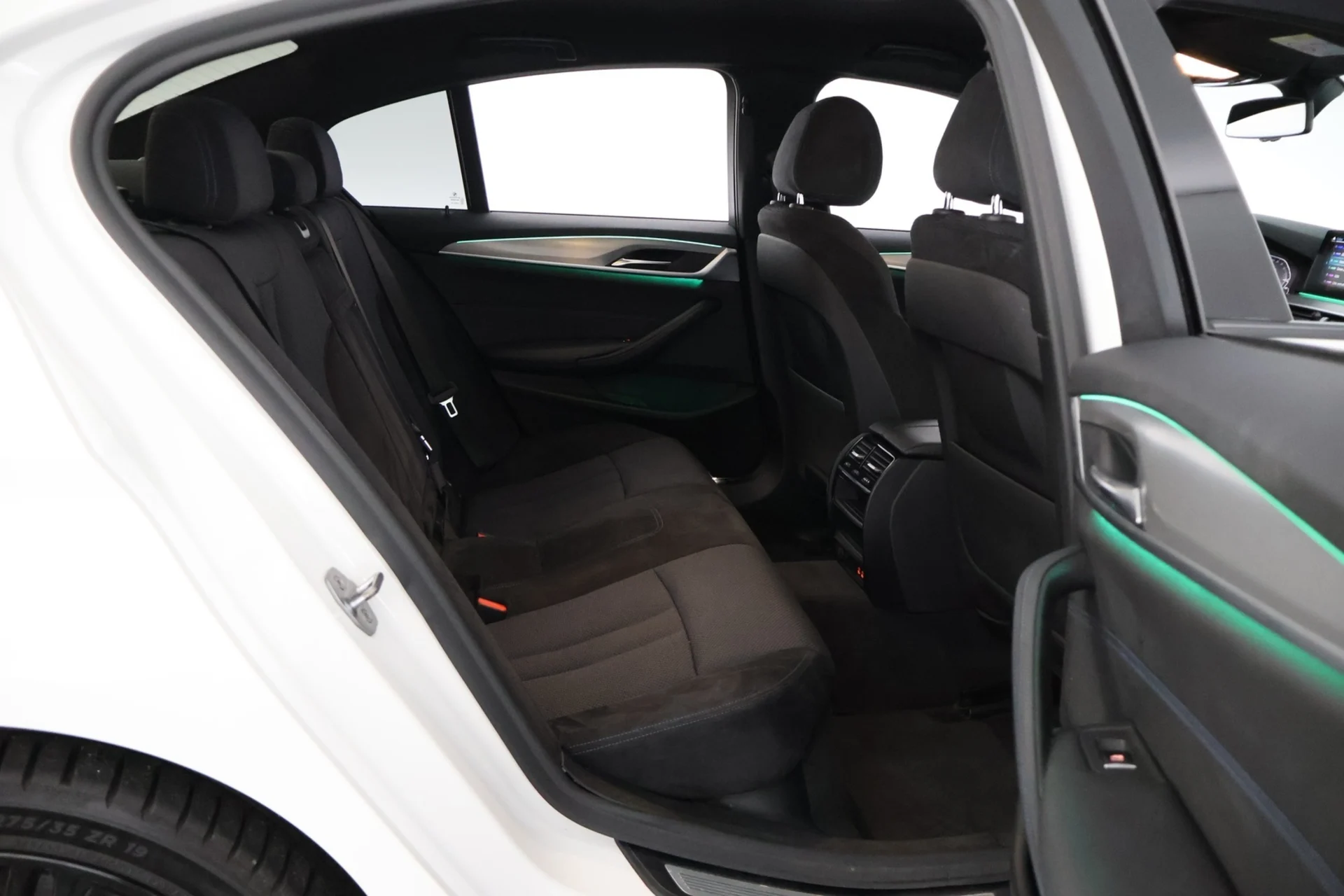 Car Image - 2SnU71N6OOf51jb8rGL6S9