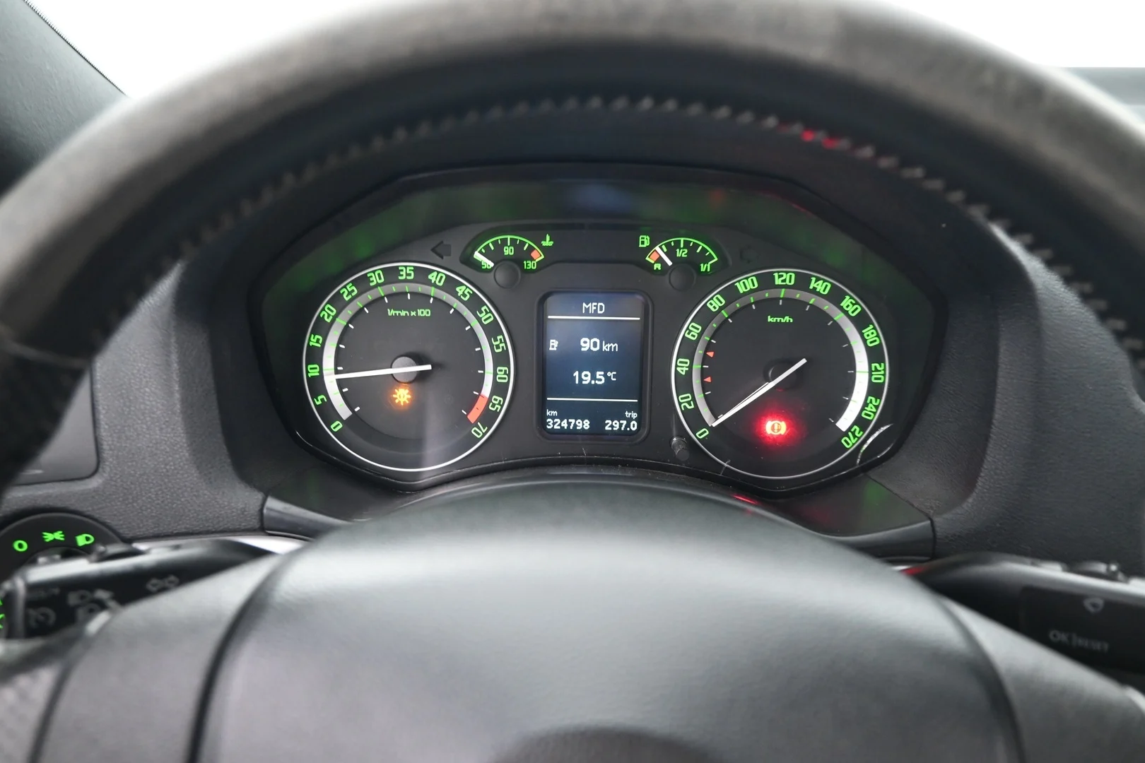 Car Image - QW5s2aY97t4lU6Miu5Vzc