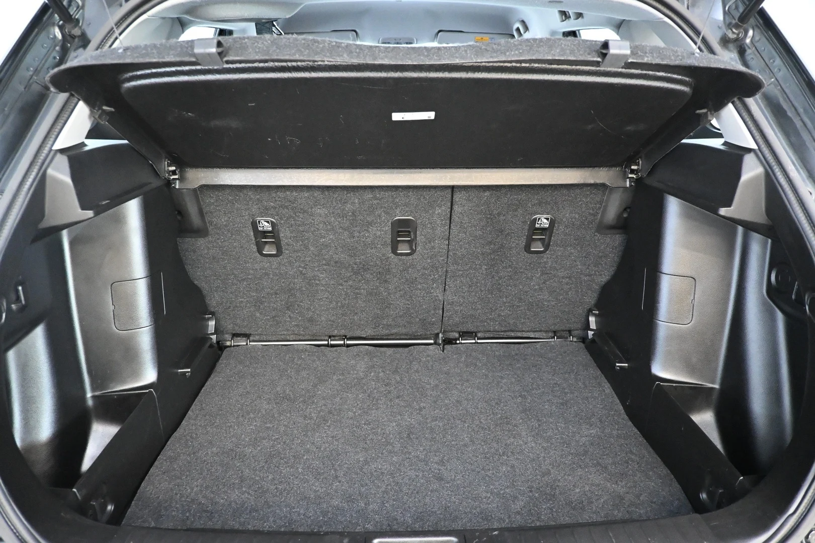 Car Image - WRmaxhIxNCBflpXvq1w7w