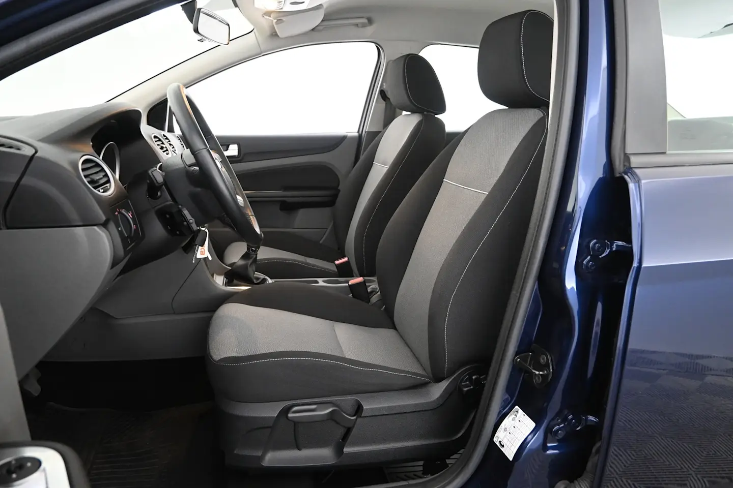Car Image - 6JUcrOVV2KxBhI0GfeZIev