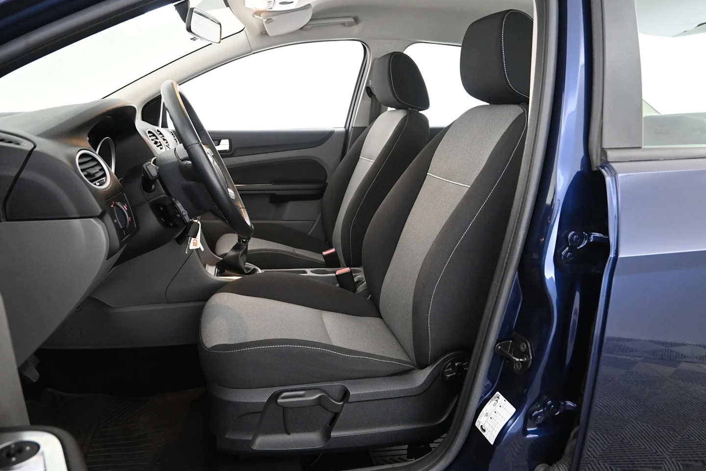 Car Image - 6JUcrOVV2KxBhI0GfeZIev