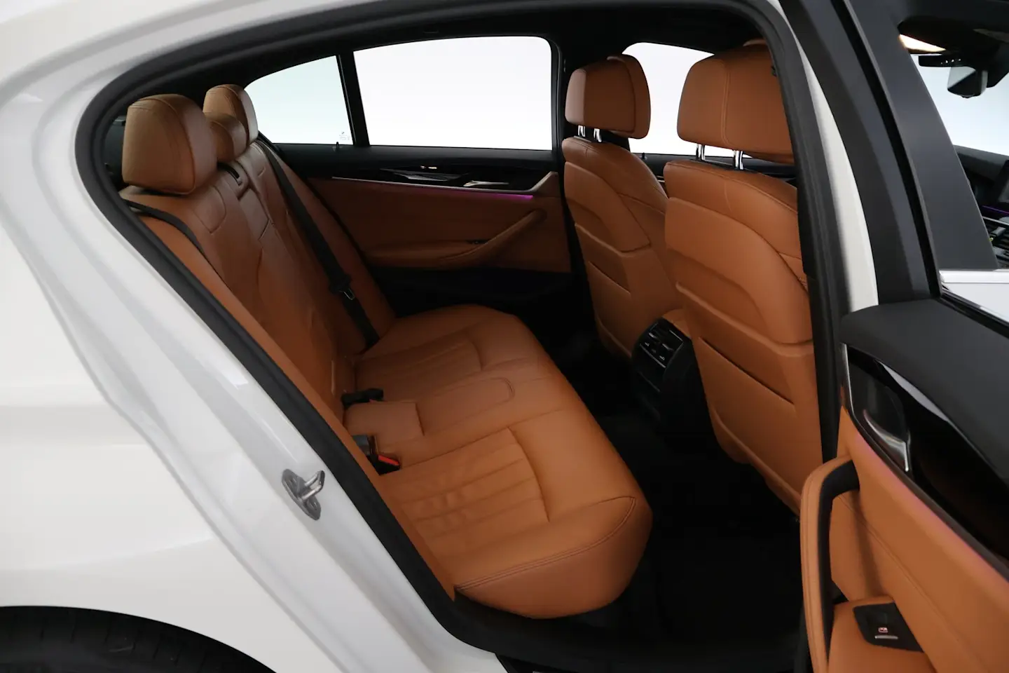 Car Image - 6zjOYggbvM9JO1jflRU1oH