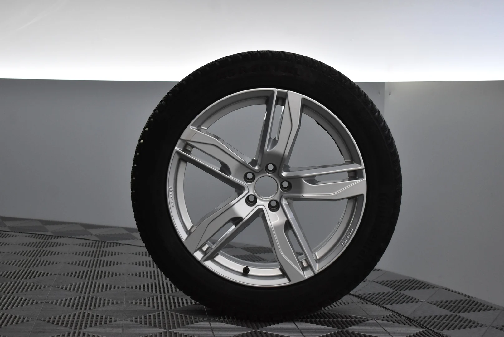 Car Image - gCN4XkbBXqFO25tAgJLjb
