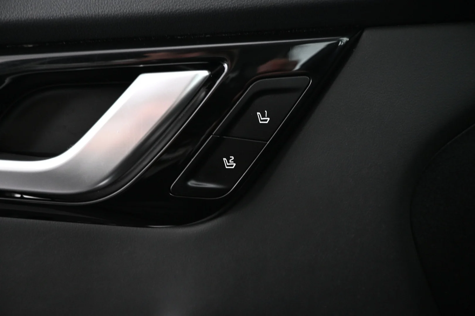 Car Image - 4uchayB5s6y1fIMJAuJCzi