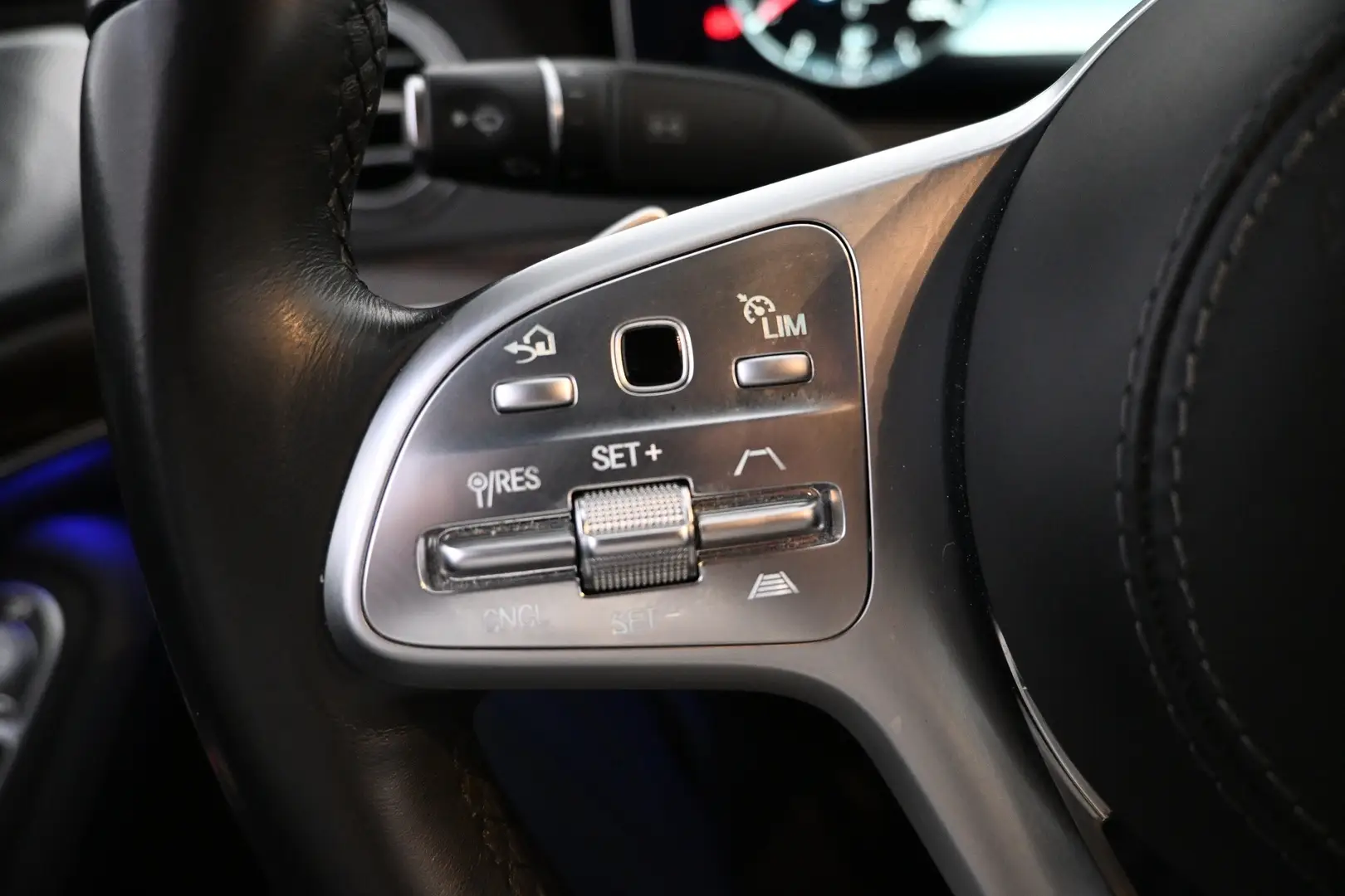 Car Image - 3U1zI9cXg12rbPdq04SogI