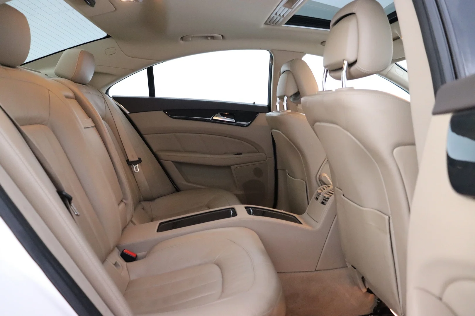 Car Image - 2I2Nt33BPcqbxqbzT6GrbG