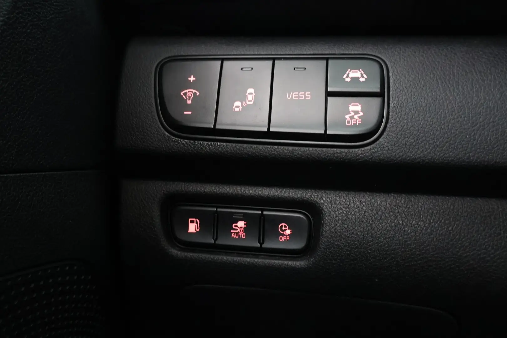 Car Image - 6j9RTFJLX1DNsgNUEtrq4K