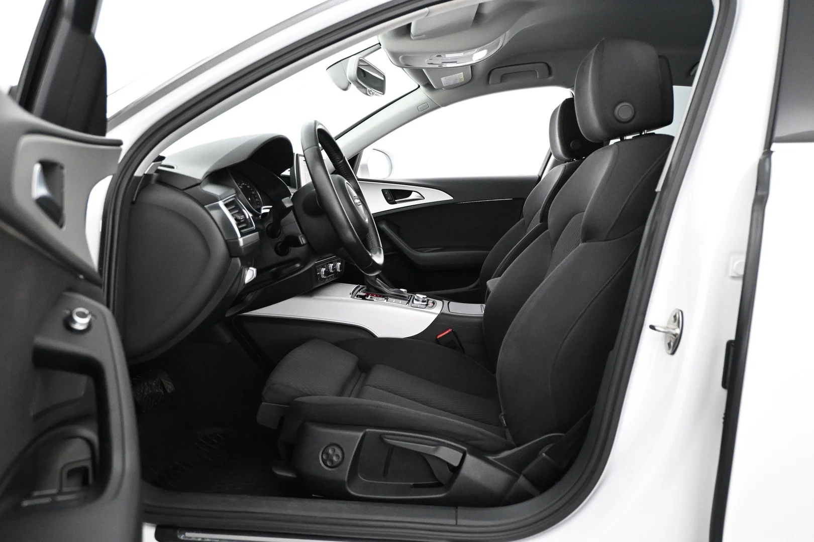 Car Image - 70Z2YFgRWOj6xs0715PXbz
