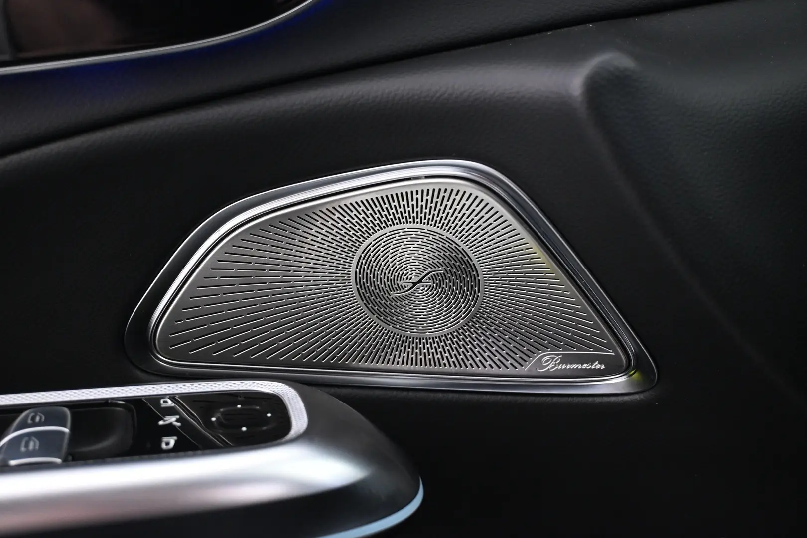 Car Image - ajg00JJ0vSXFdih6oeUEG