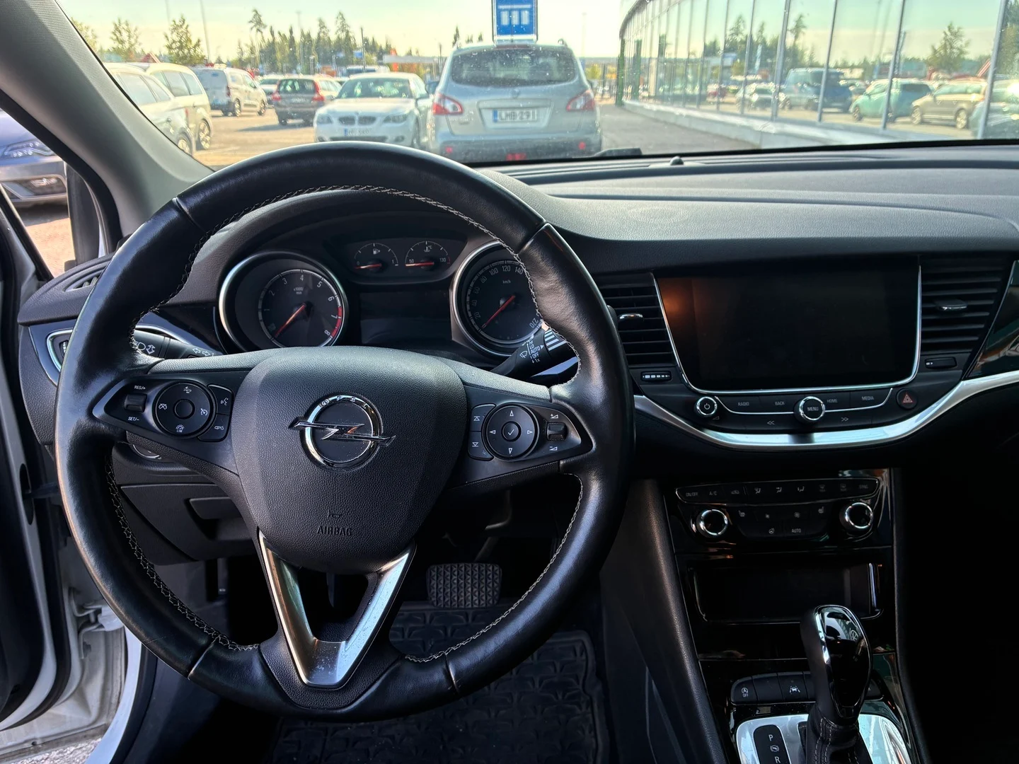Car Image - 3R0UEXx13rMWtByf9s8rtc
