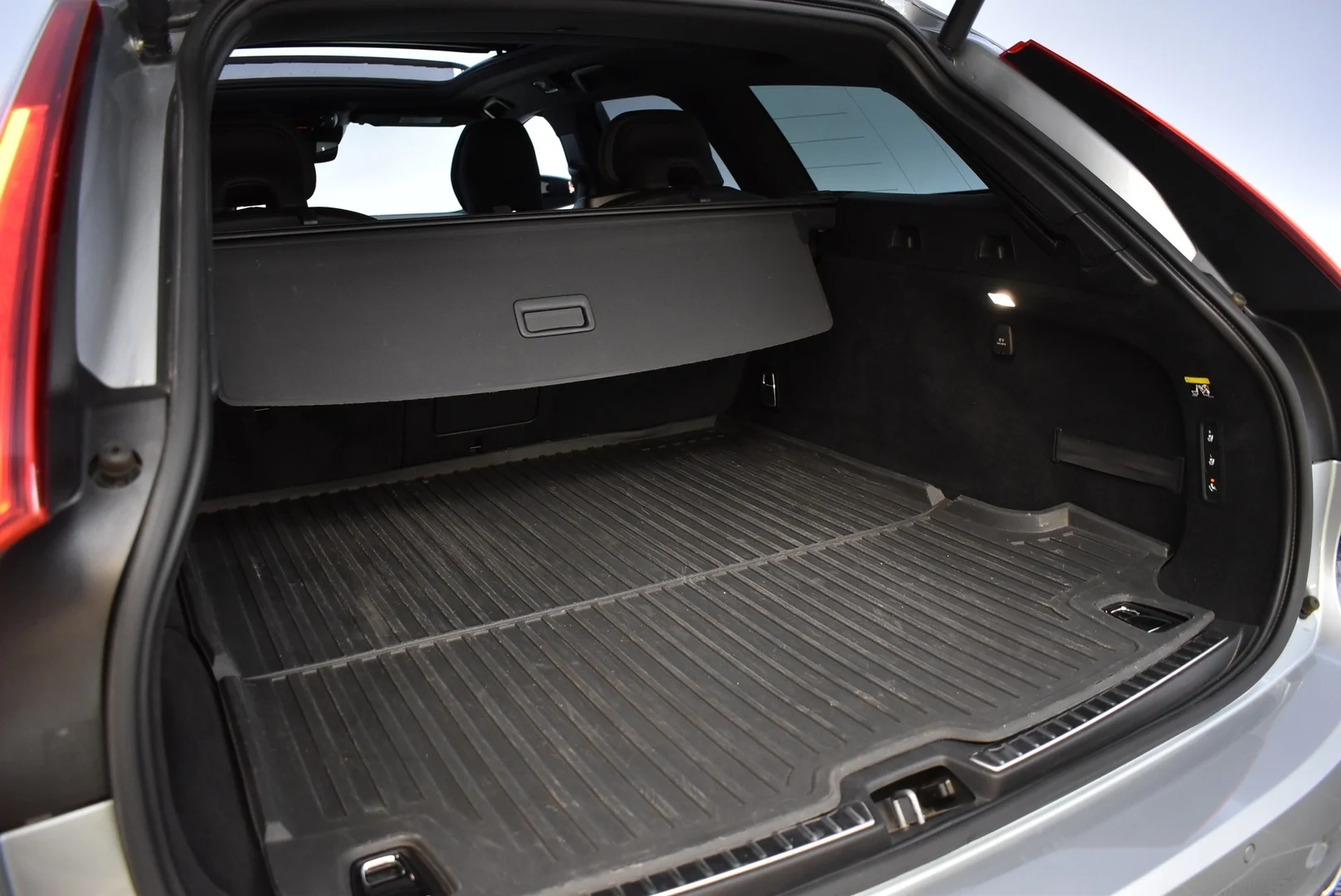 Car Image - 5pbksEAtCyykcRglaLF0bL