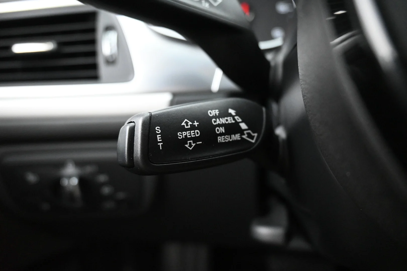 Car Image - 2M6WbS5v0Yo7MAR2w8GTmG