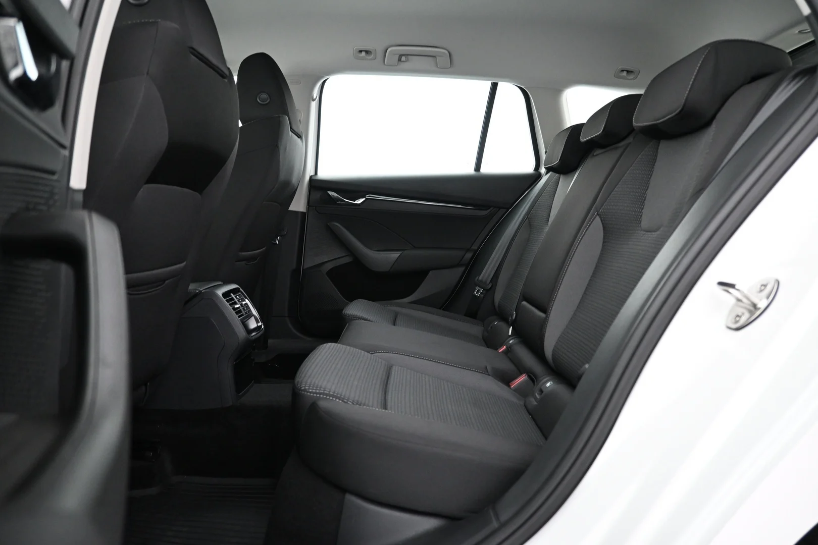 Car Image - 58dd5GP6ja3MqoqdpIEreW