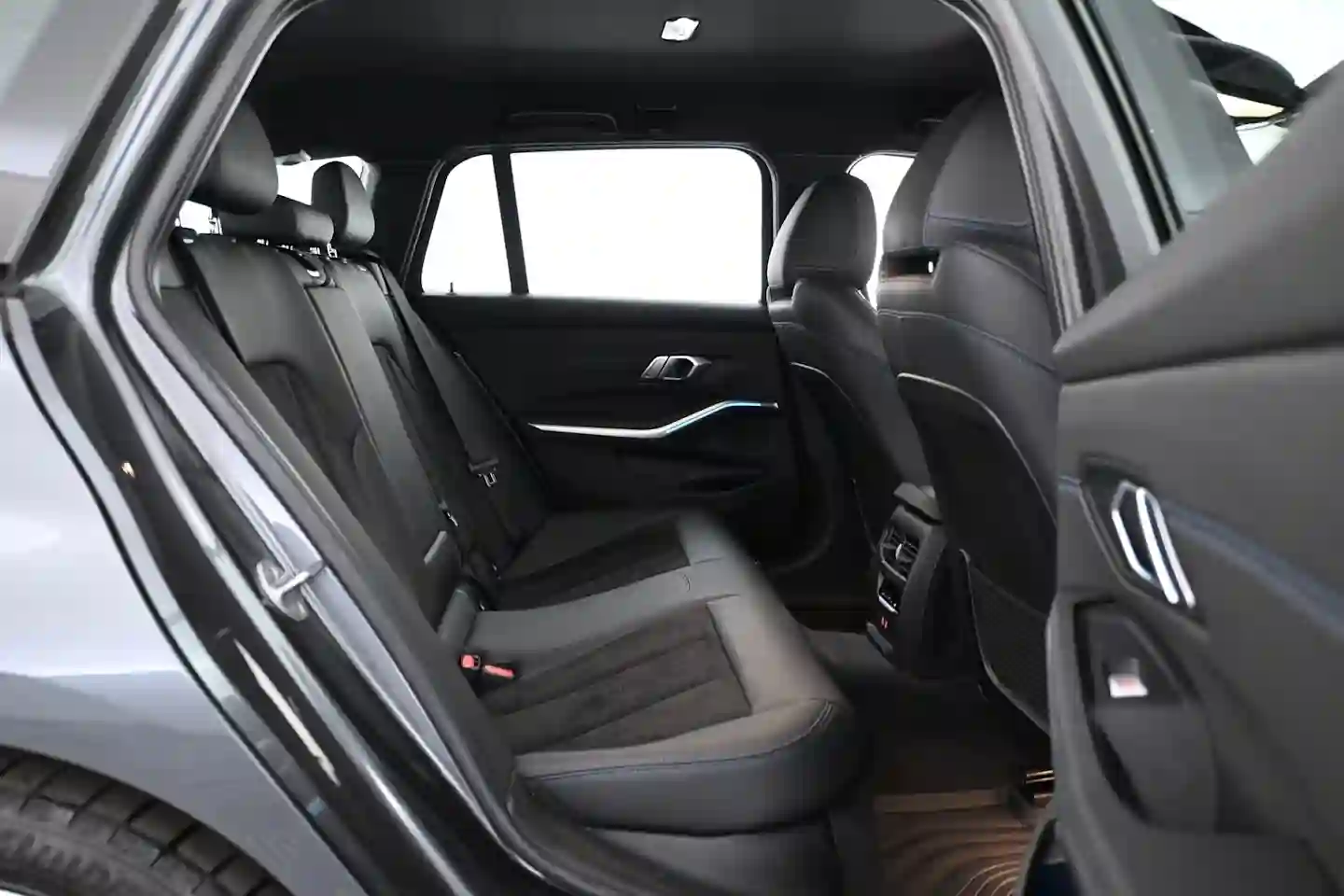 Car Image - 20VFwaiMmvD3LiscKKuCHJ