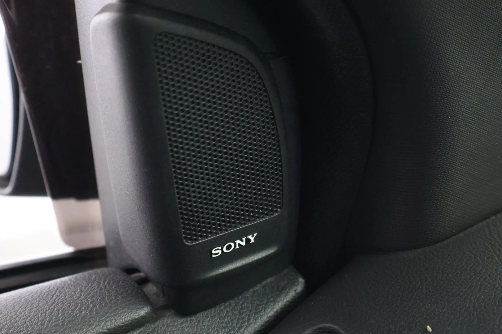 Car Image - 7ze8eVIVTJbPgFachU5IP6