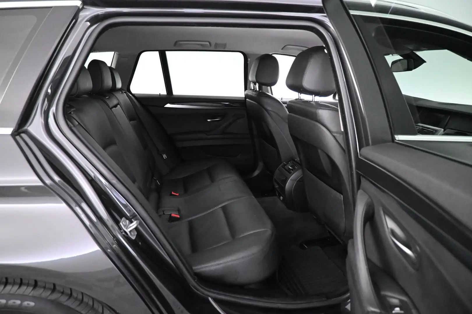 Car Image - ylDi04j1MnHKybXRwRsz1