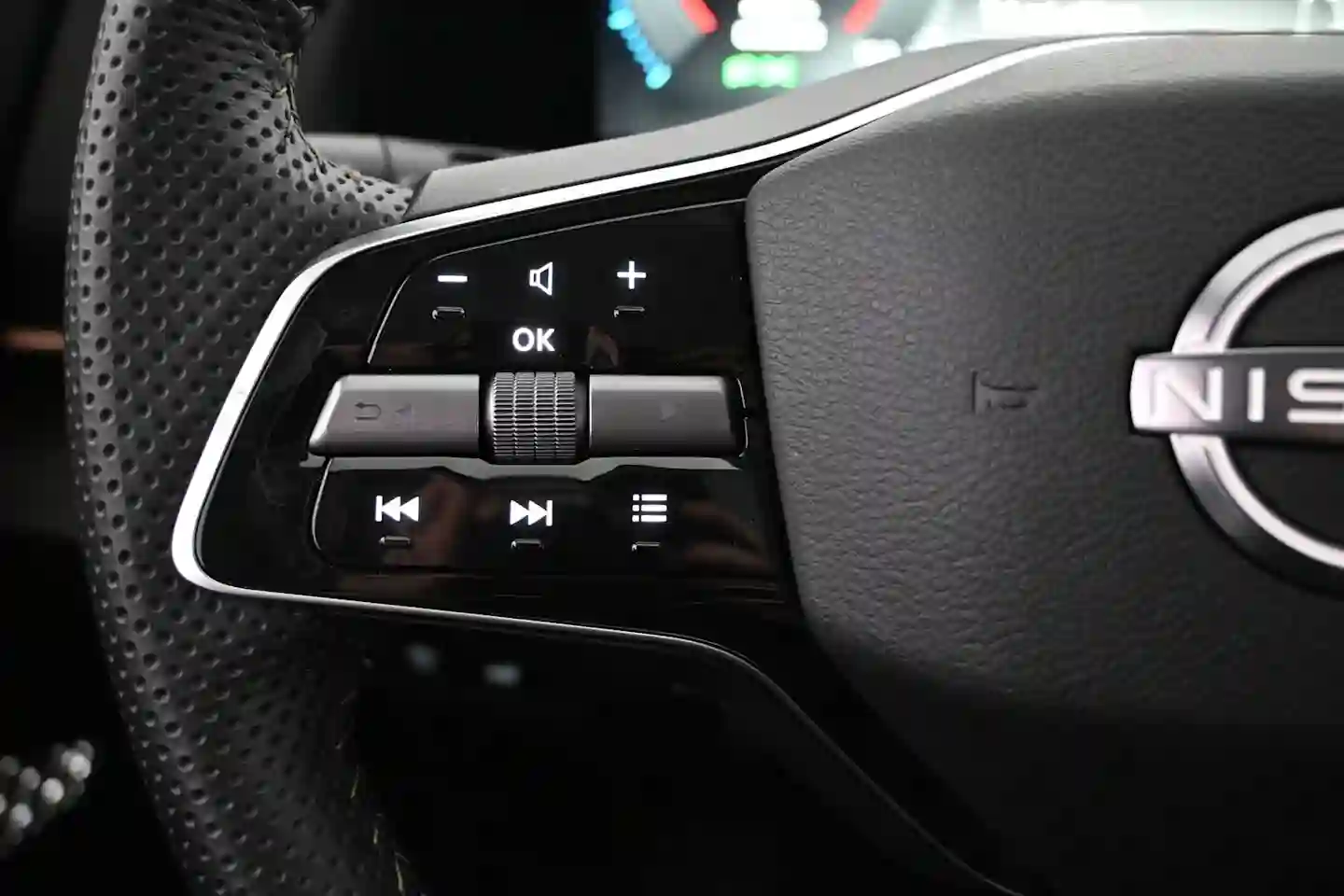 Car Image - 6wIdqQOZDTRb2jhdnYiAlt
