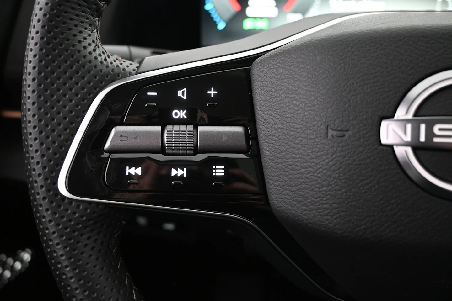 Car Image - 6wIdqQOZDTRb2jhdnYiAlt