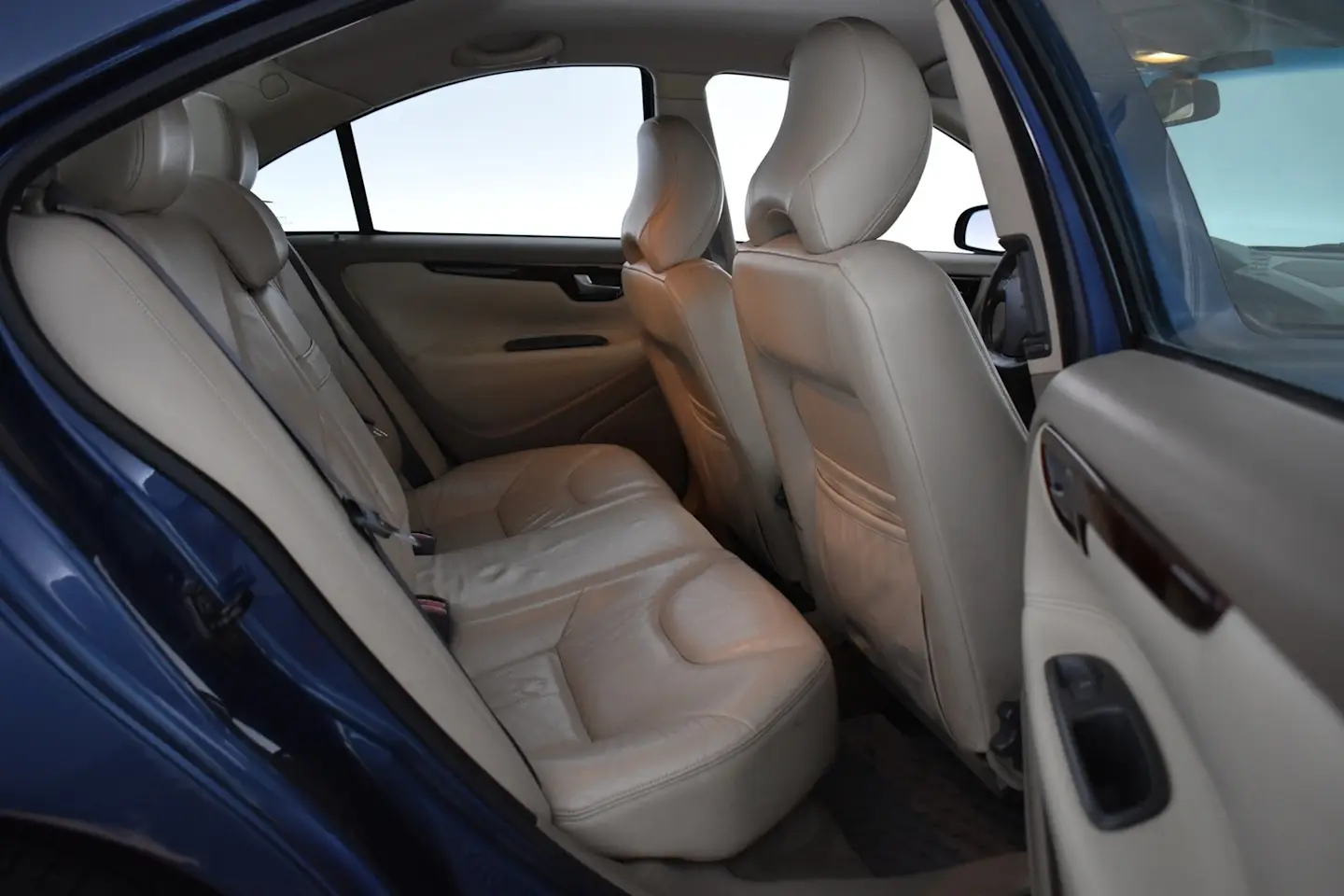Car Image - 7ESmUPJPaPt8T2rz5rfqYp