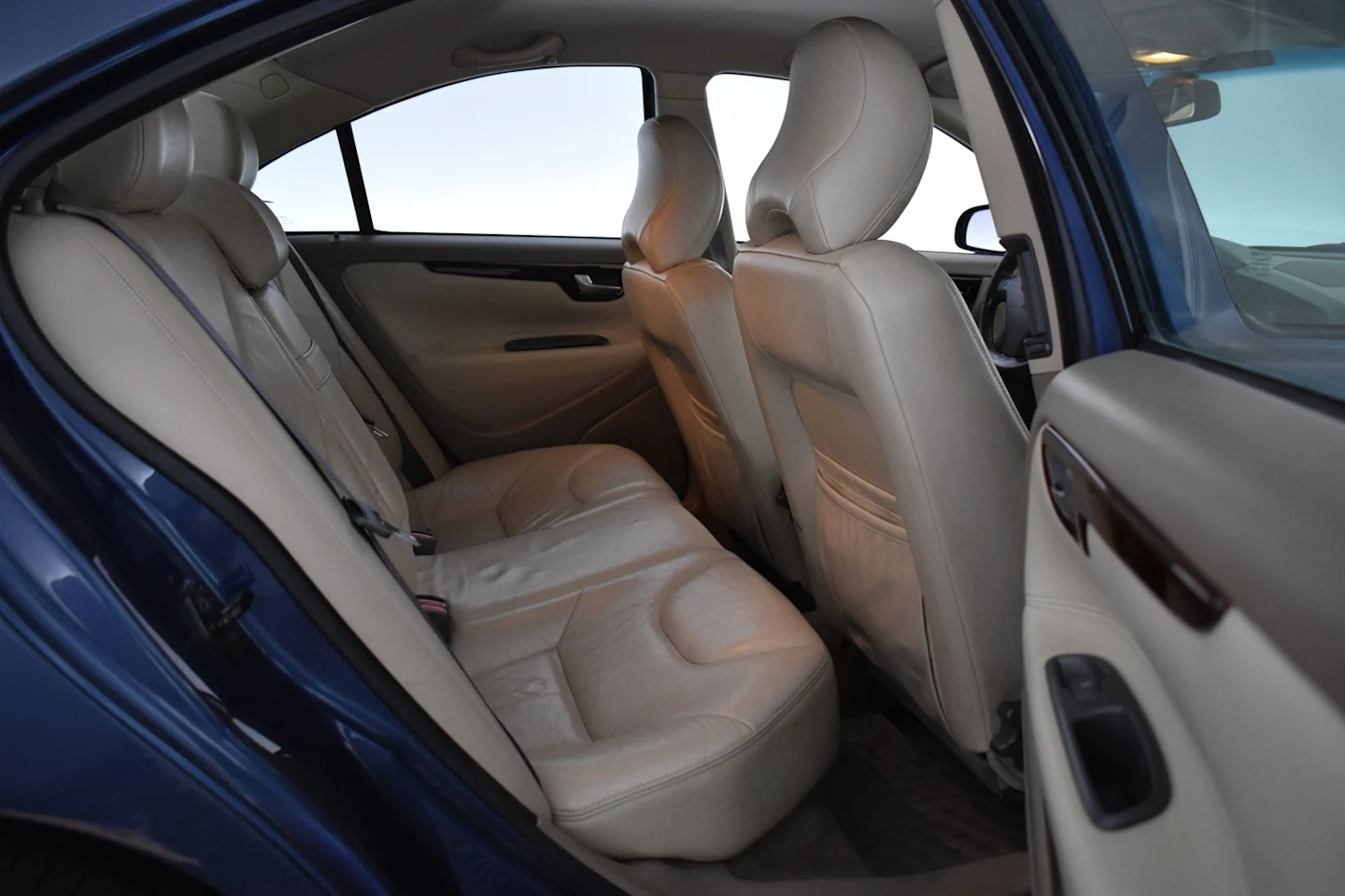 Car Image - 7ESmUPJPaPt8T2rz5rfqYp
