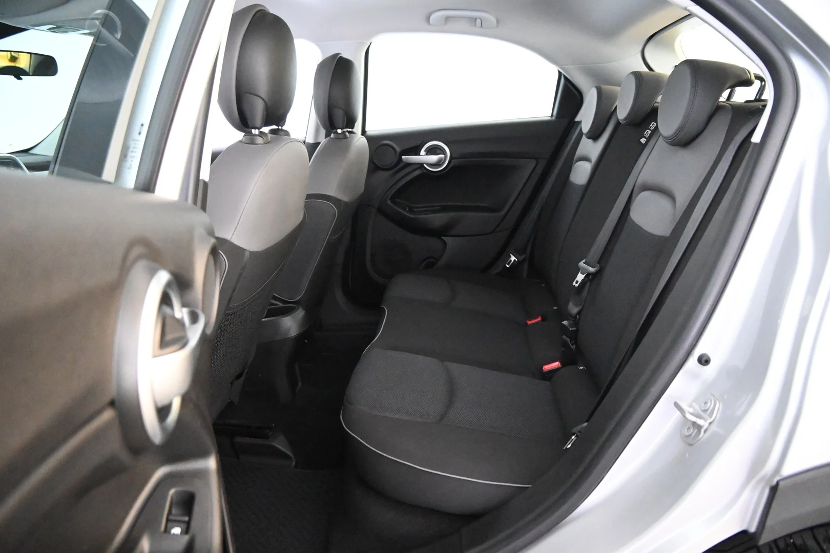Car Image - 3WFms9UNNLzDfQb3NTgTZH