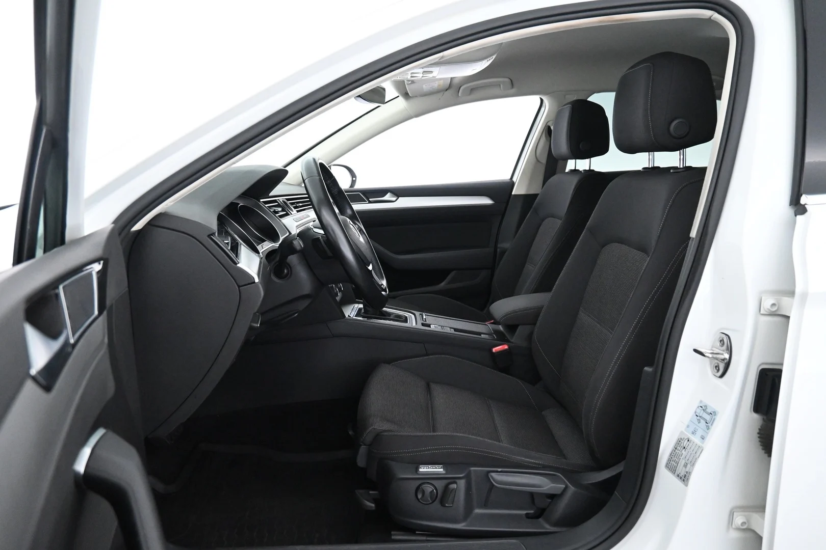 Car Image - 1WRe81Snju16JBDx9x4H1F