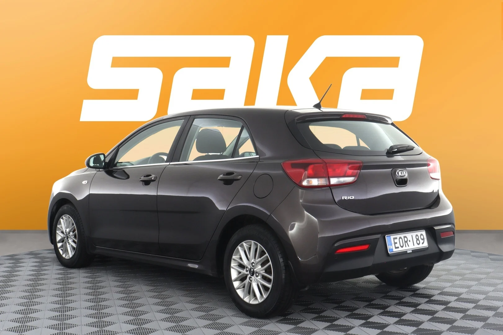Car Image - qRmnxQs54oTBNyn8TorZa