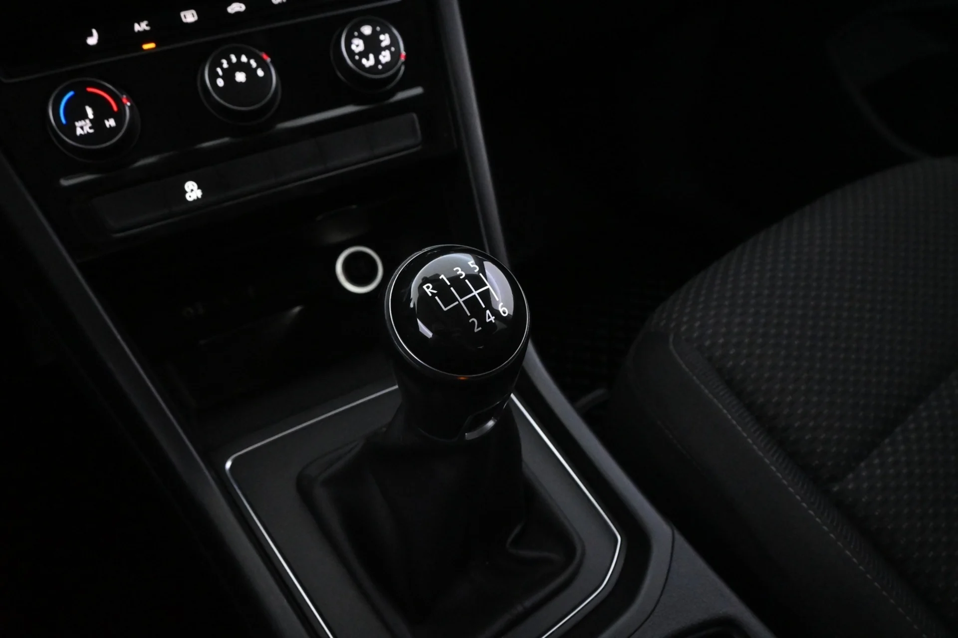 Car Image - 3S74EZqrVX2PuirwHZ92N5