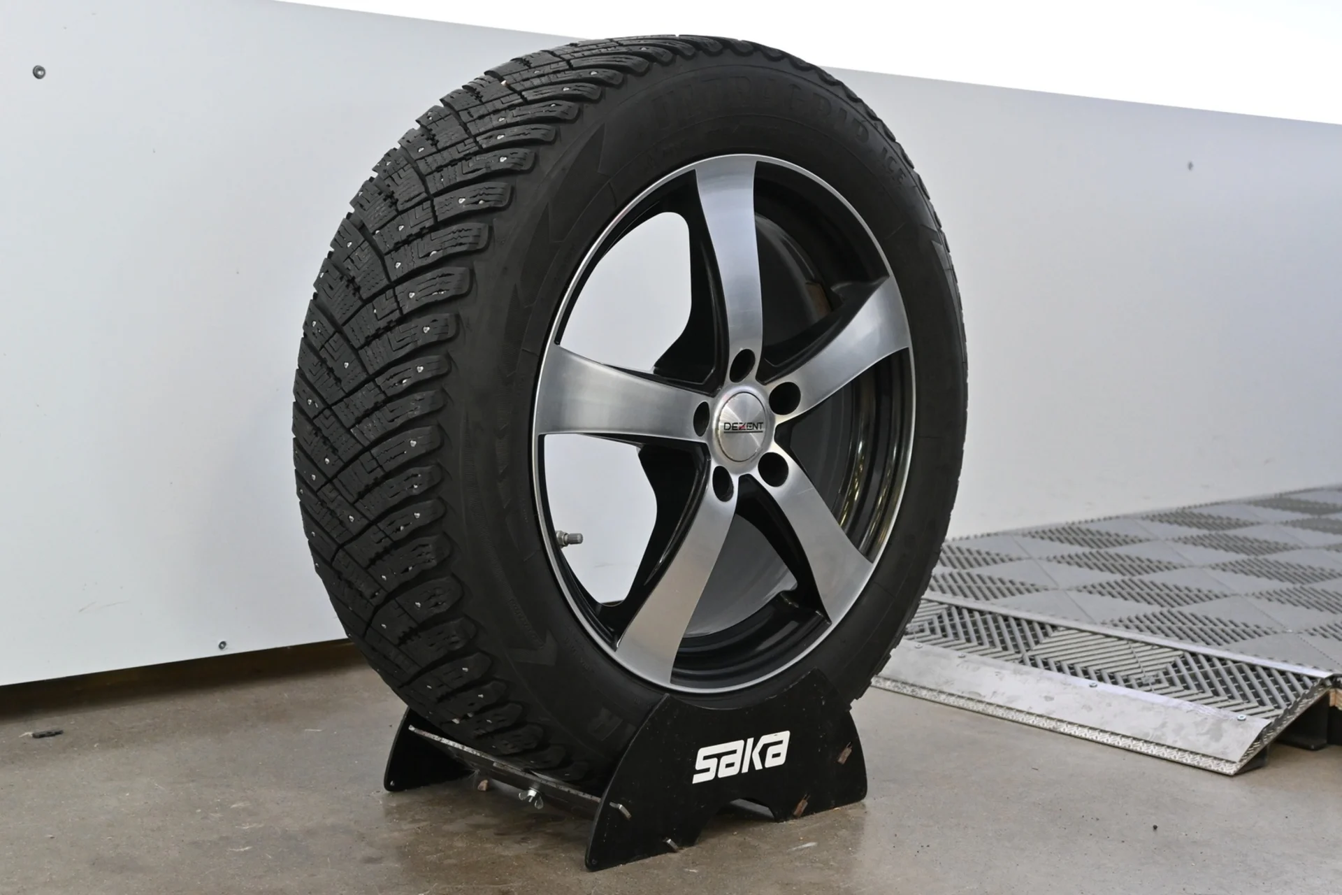 Car Image - 192CHfi37JWYLvfQ5SqNVE