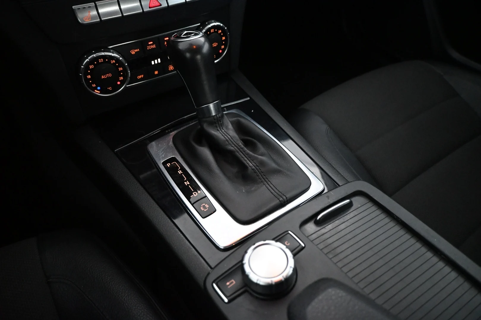 Car Image - 8ytHJv8RnUQdaM214sYfx