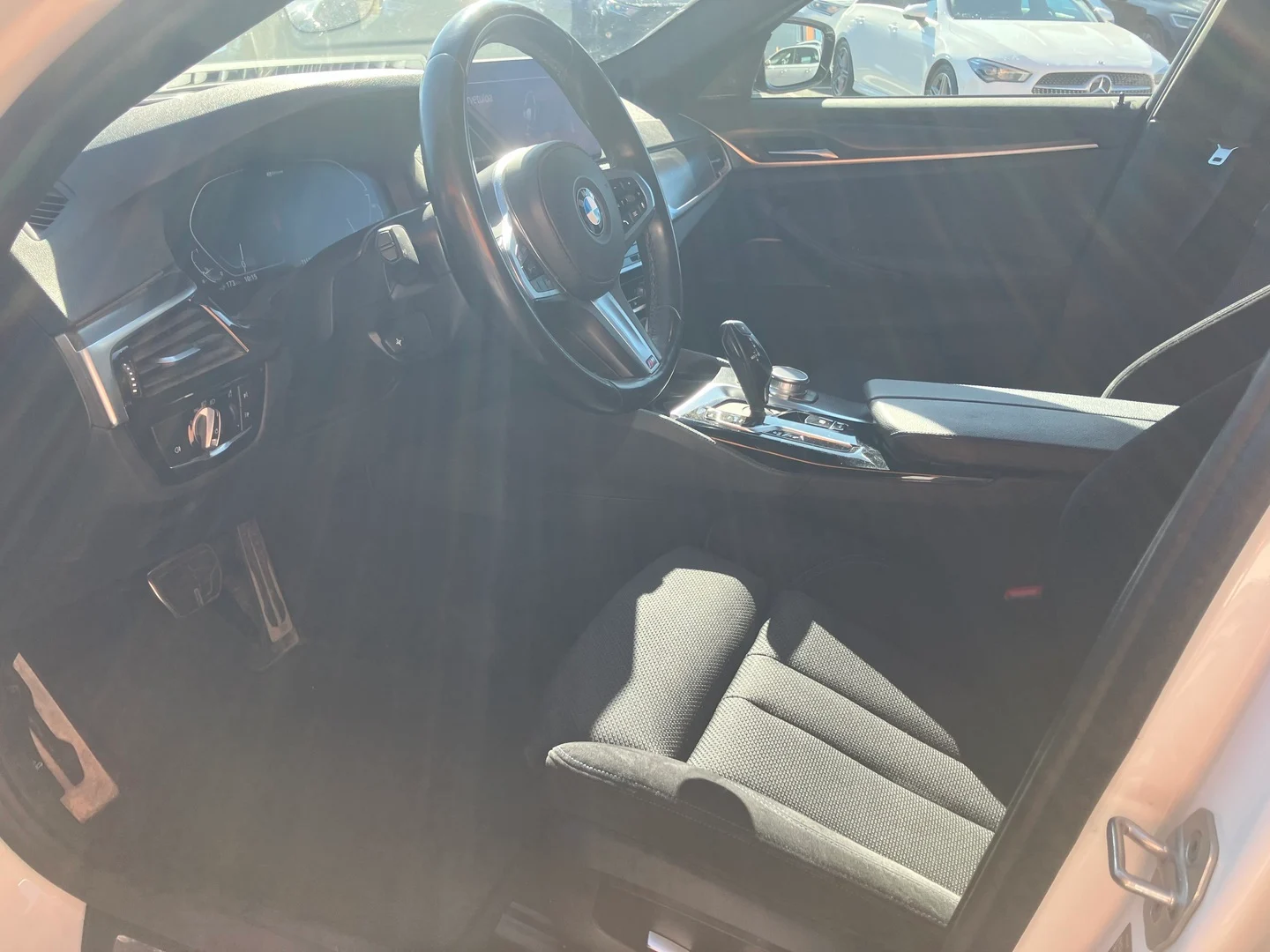 Car Image - 39Avo3IoYup6ZvGj8R4GOW