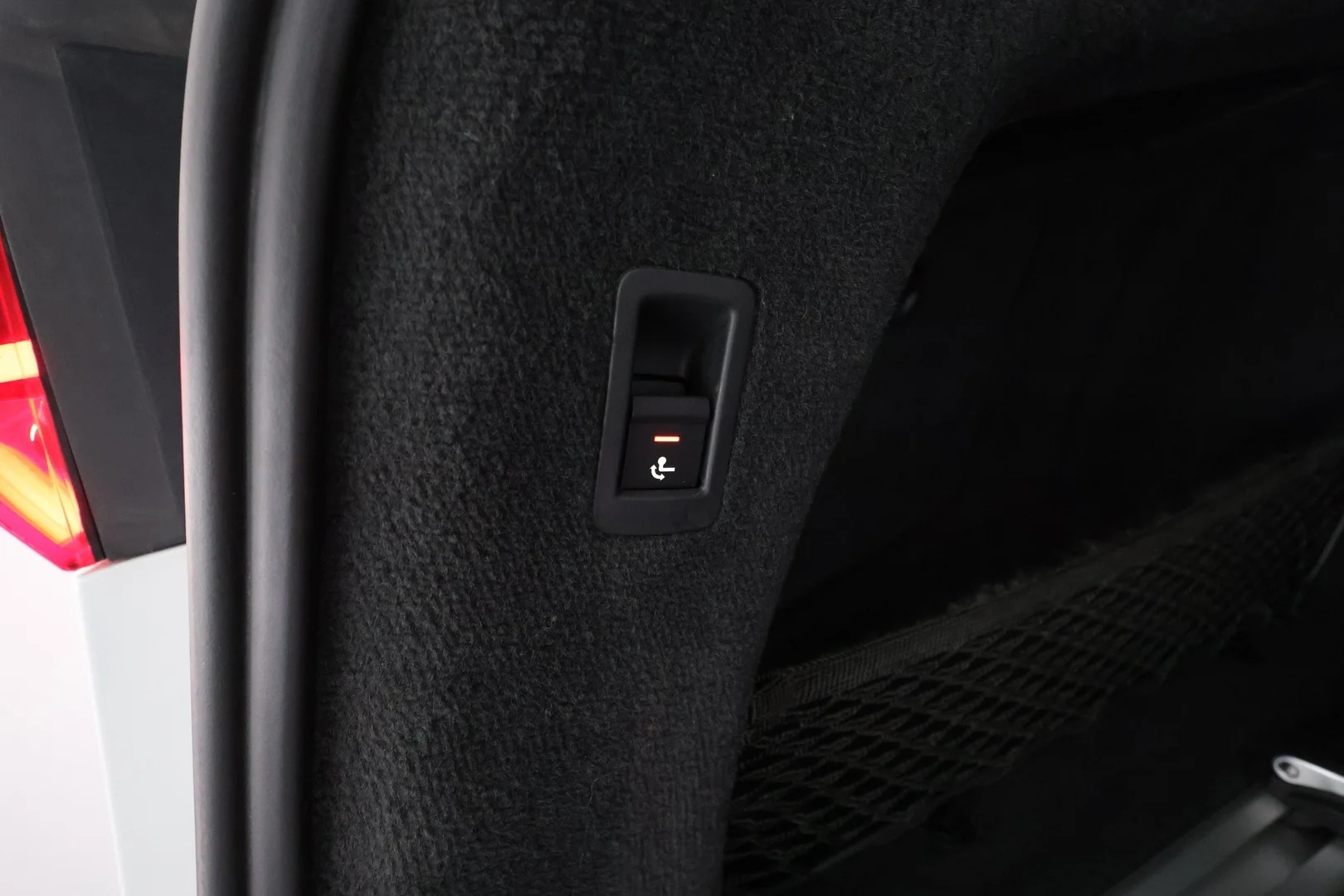 Car Image - JCFGhRlfQcGLBOLHjttXm
