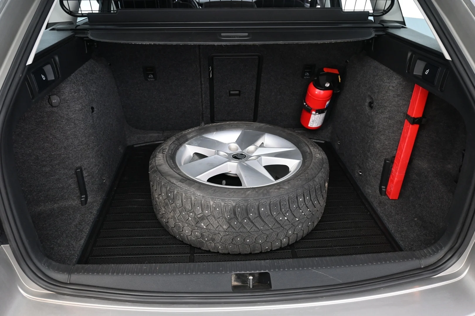 Car Image - 6jaovG4p7DzsQFxqEnS5Js