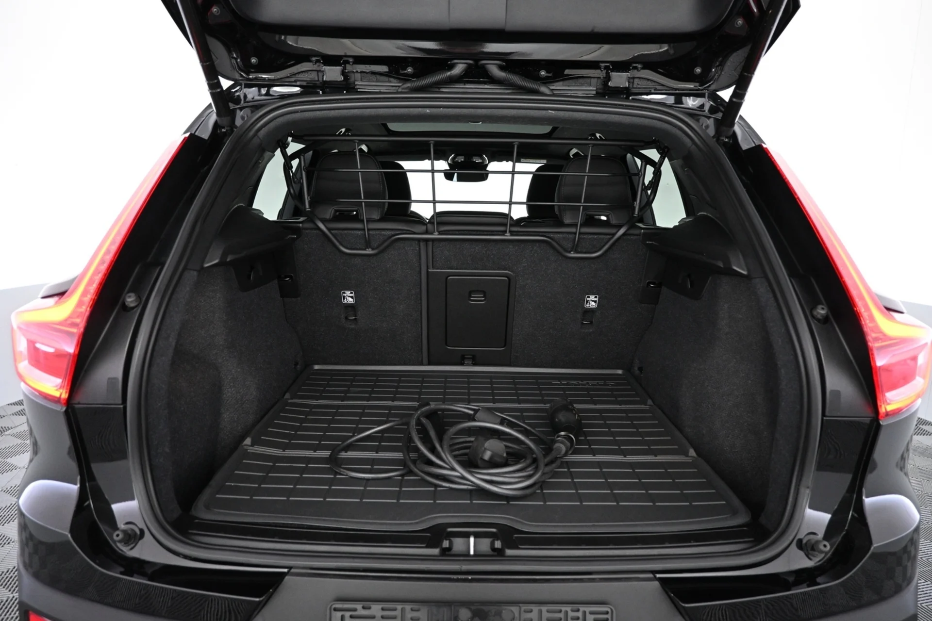 Car Image - 1luzKeOXComeMJFng3RC7Z