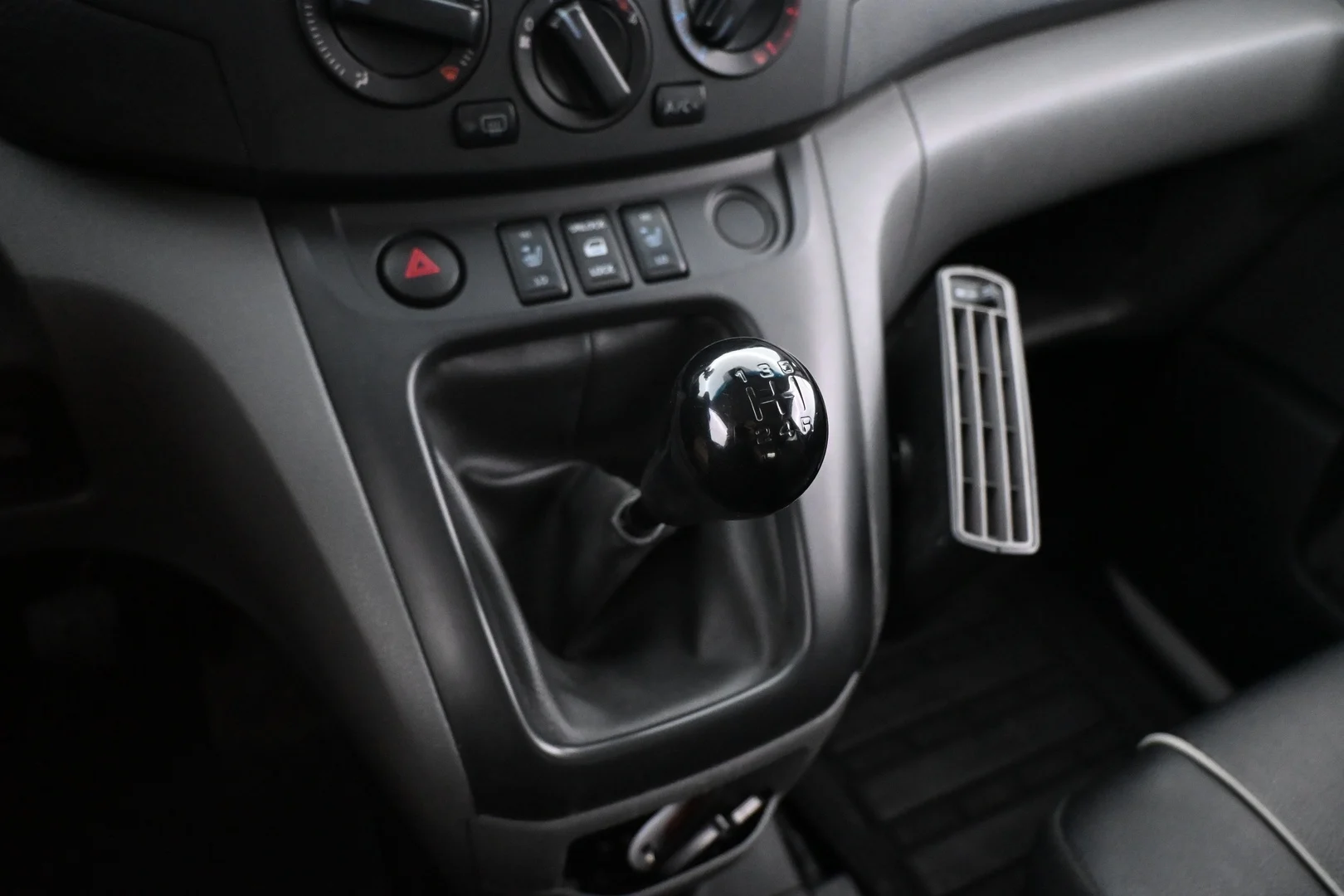 Car Image - dTV9h5bvdlANaYxTriEiq