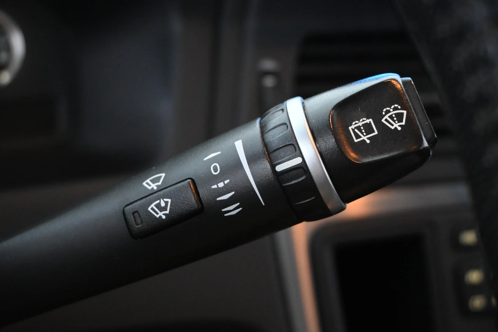 Car Image - 7enATWq6m5CQ0vy3R9P2I5