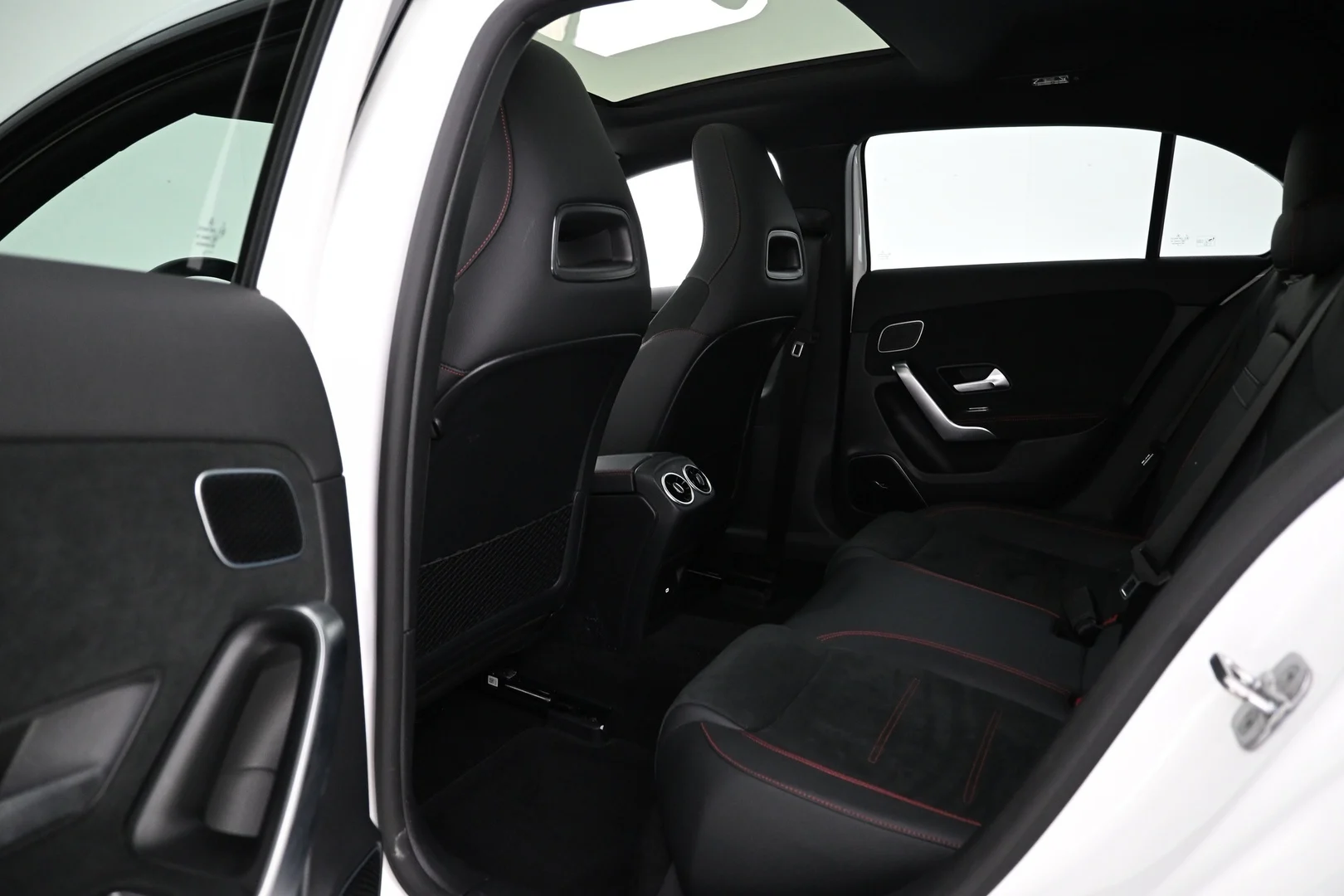 Car Image - 43PQeRfXP39OisKjF8hBln