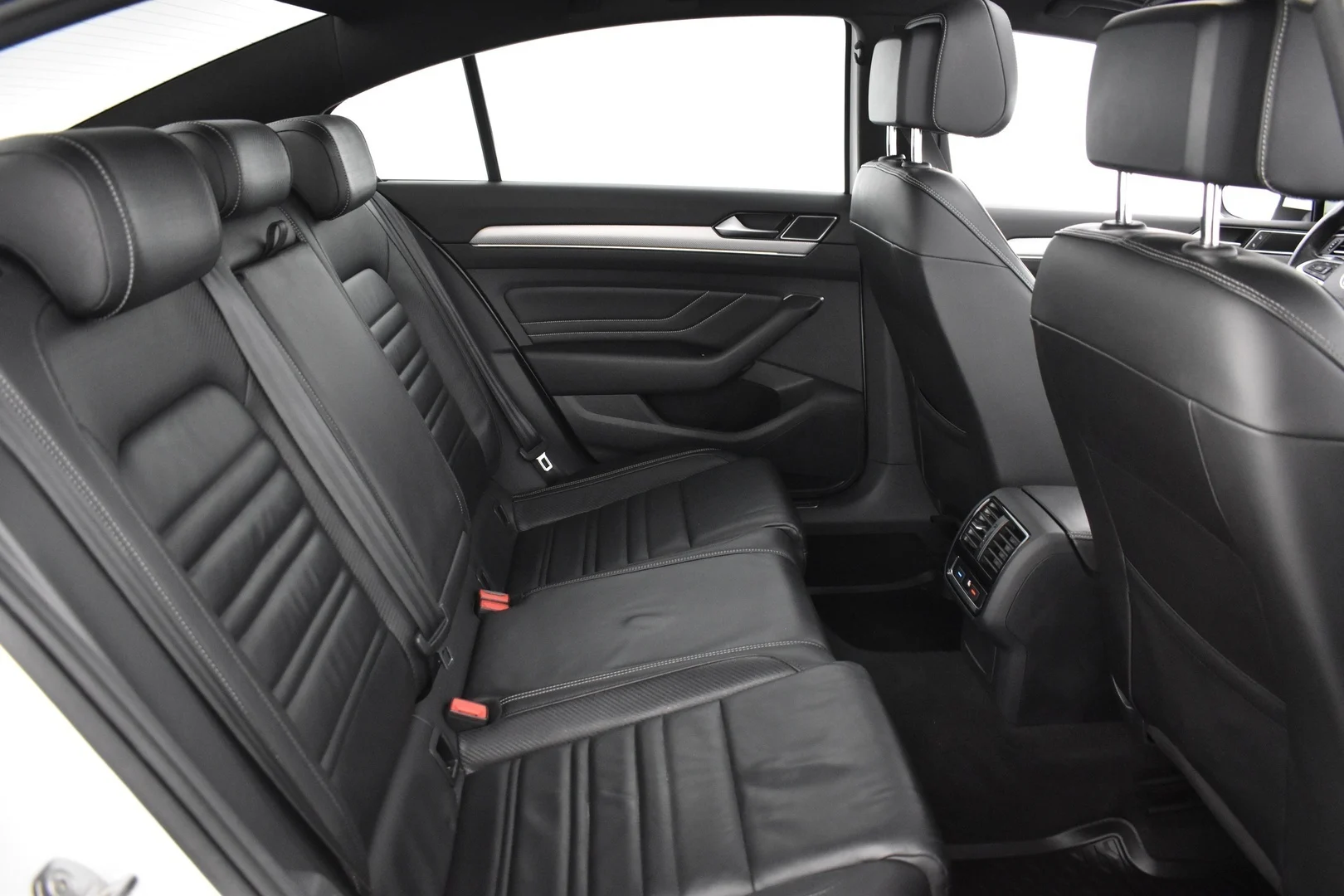 Car Image - 369VRJdeJZAlkSJy7P0O4N