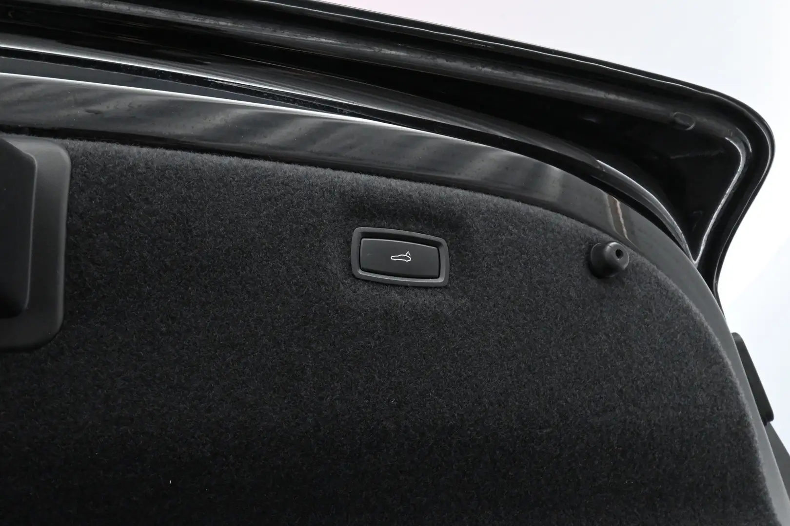 Car Image - 6nnc7MGdvUPOuC7CYTKxkW