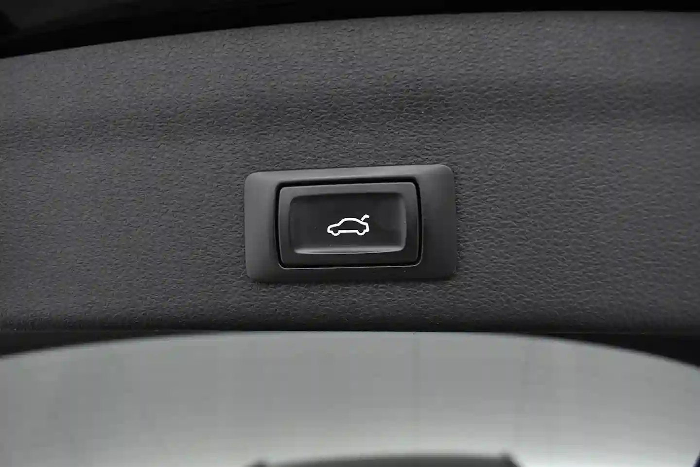 Car Image - 5IulBvw0dADNAPF5GGUc1L